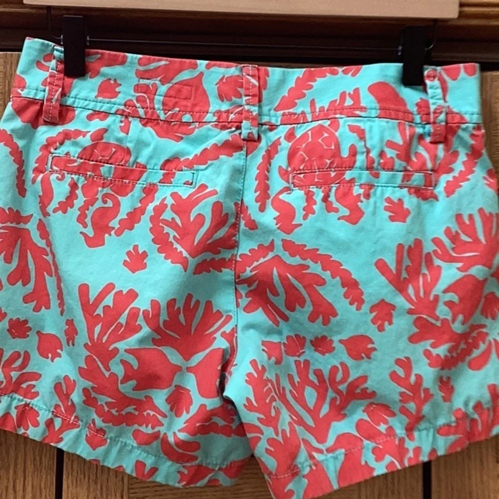 Lilly Pulitzer Callahan shorts. “Don't Be Shellfish”.  Women’s size 4